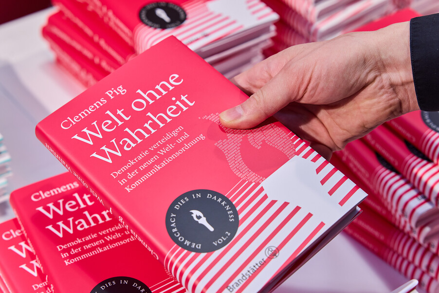 Buchpräsentation „Welt ohne Wahrheit“ — Foto 4